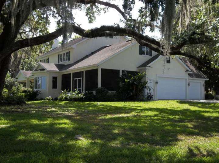 exterior house painting done in Deland, FL 