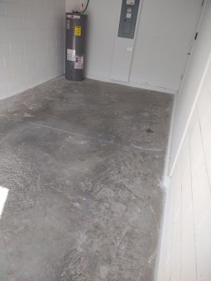 Before & After Epoxy Coatings in DeLand, FL (1)