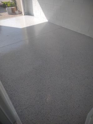 Before & After Epoxy Coatings in DeLand, FL (2)
